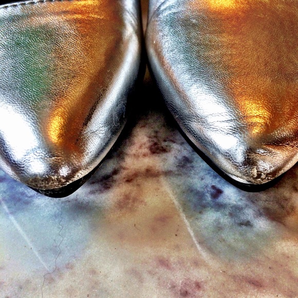 Circus by Sam Edelman silver and snakeskin flats. - Picture 5 of 8